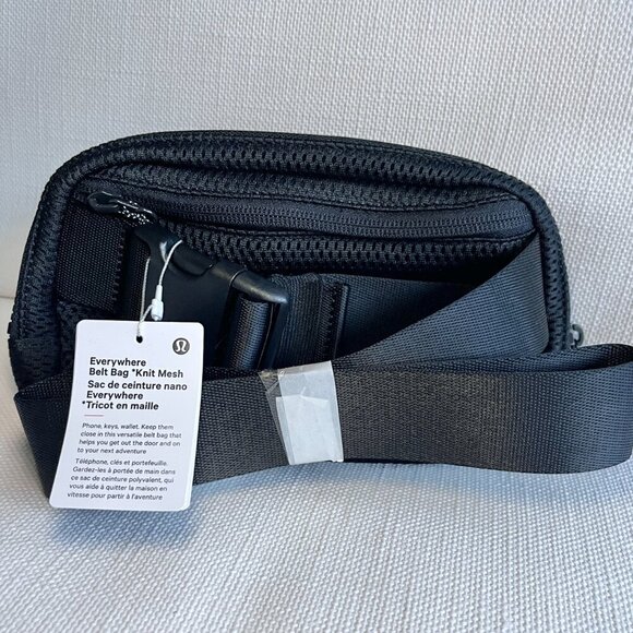 Lululemon Everywhere Belt Bag Knit Mesh Black NWT Crossbody Size 1L - Picture 3 of 5